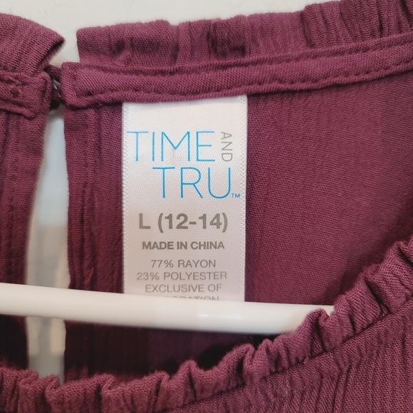 💕 Time and Tru Burgundy Floral Embroidered Boho Blouse Women's Size Large - Picture 6 of 11